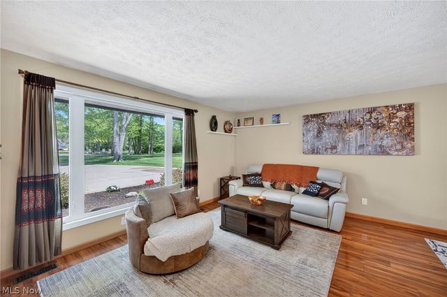 25983 Hilliard Boulevard, Westlake, OH 44145