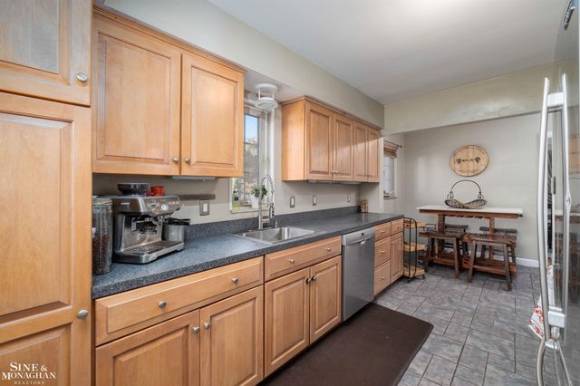 441 Manor Street, Grosse Pointe Farms, MI 48236