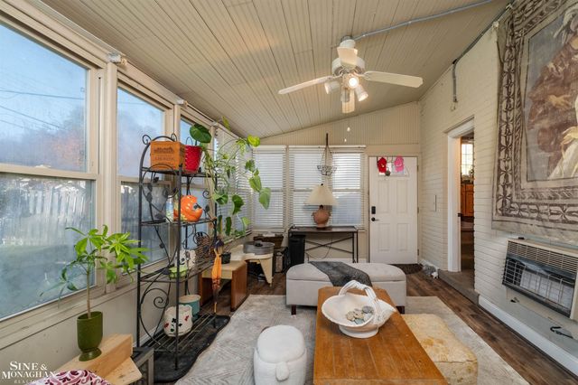 441 Manor Street, Grosse Pointe Farms, MI 48236