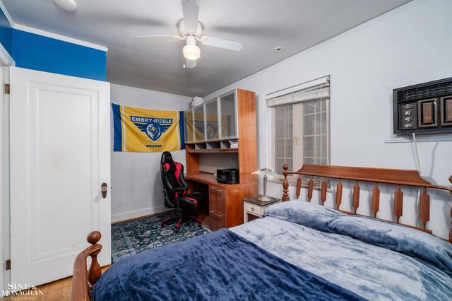 441 Manor Street, Grosse Pointe Farms, MI 48236