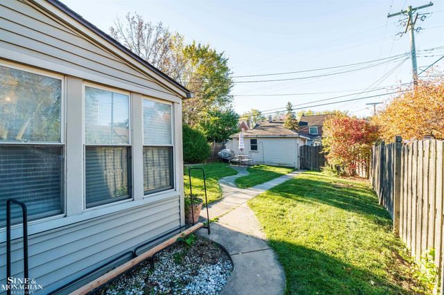 441 Manor Street, Grosse Pointe Farms, MI 48236