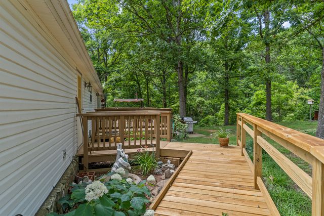 11899 Country Aire Lane, Mountain Grove, MO 65711