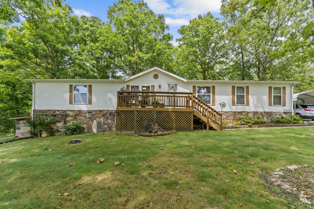 11899 Country Aire Lane, Mountain Grove, MO 65711