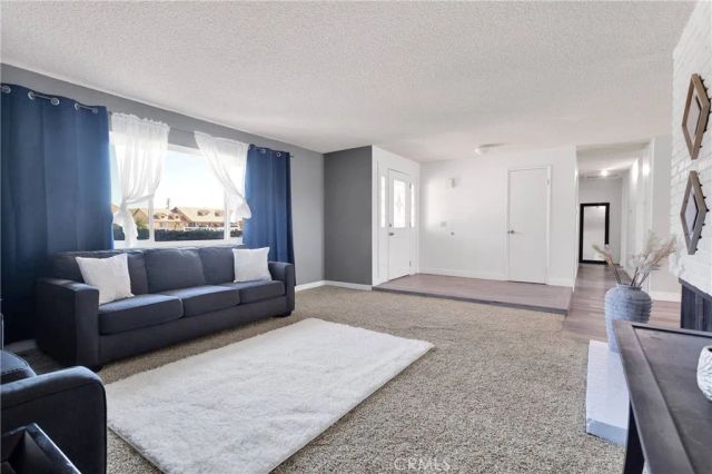 19949 Rimrock Road, Apple Valley, CA 92307