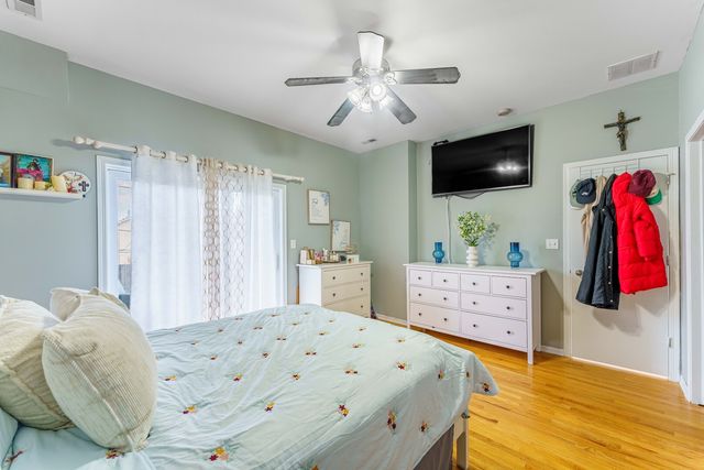 119 N Mozart Street 2, Chicago, IL 60612