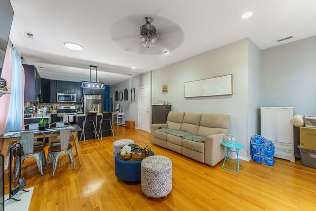 119 N Mozart Street 2, Chicago, IL 60612