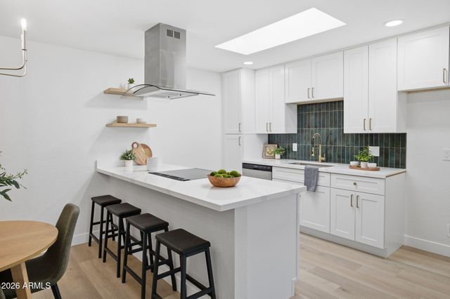 8855 N NEW WORLD Drive, Glendale, AZ 85302