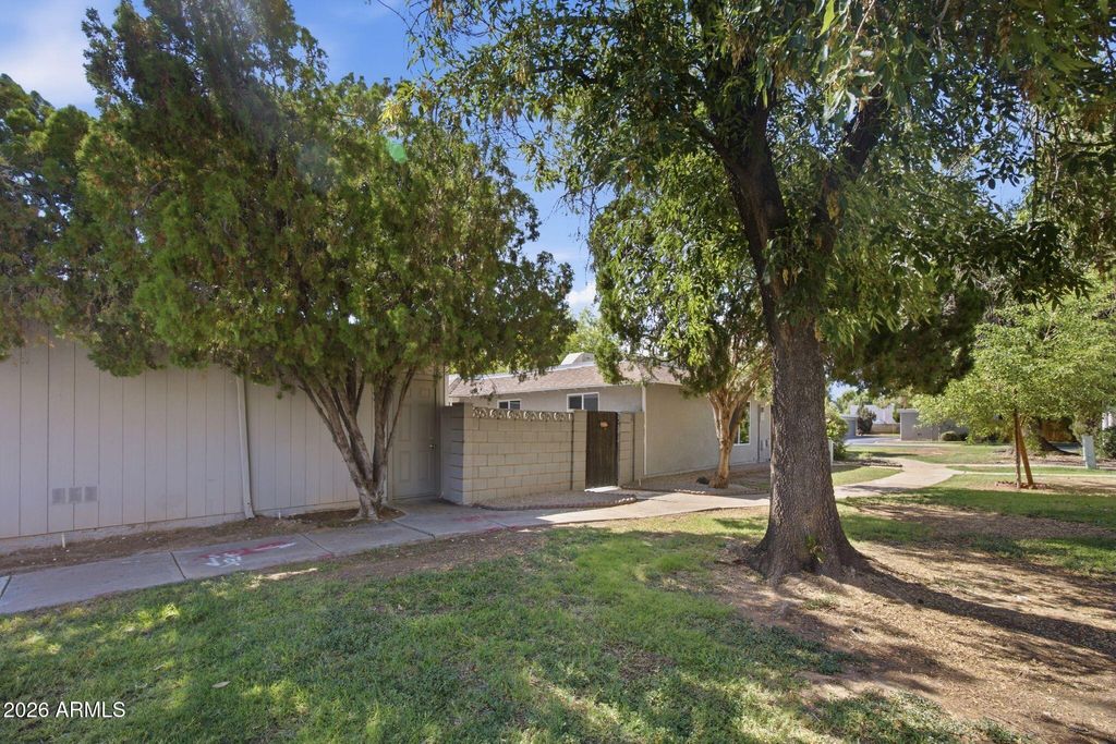 8855 N NEW WORLD Drive, Glendale, AZ 85302 — photo 2