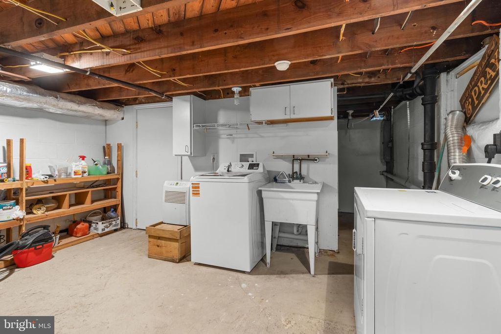 Image 24 of property listing at 321 WILDEL AVE, New Castle, DE 19720