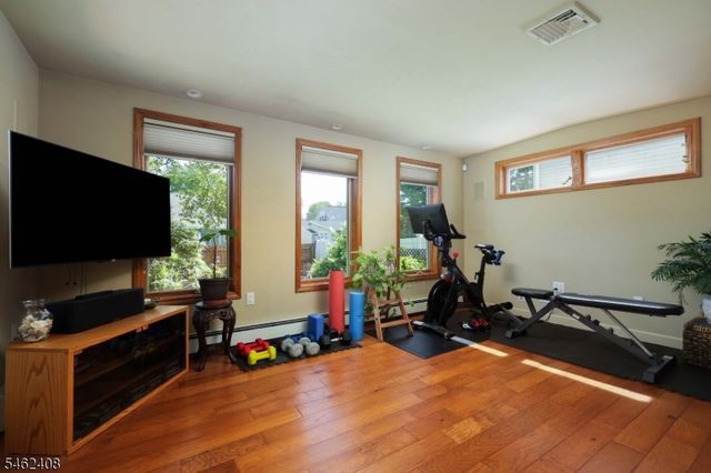 525 Princeton Rd, Linden City, NJ 07036
