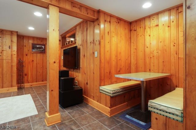 525 Princeton Rd, Linden City, NJ 07036