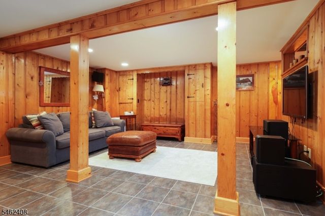 525 Princeton Rd, Linden City, NJ 07036