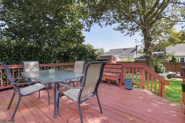 525 Princeton Rd, Linden City, NJ 07036
