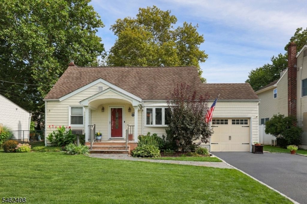 525 Princeton Rd, Linden City, NJ 07036