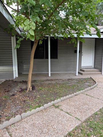 113 E Witcher Lane, Houston, TX 77076