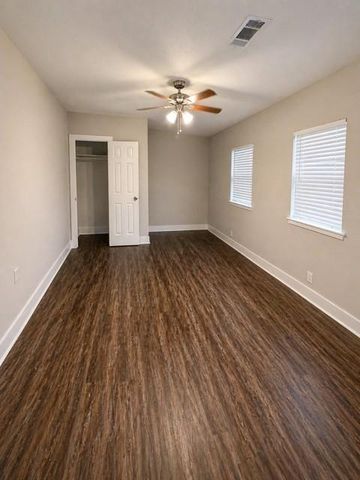 113 E Witcher Lane, Houston, TX 77076