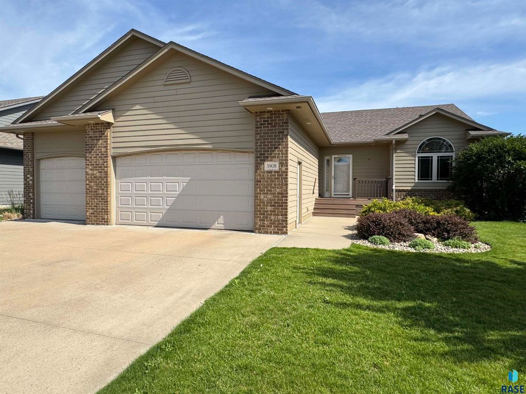 3908 W 89th St, Sioux Falls, SD 57108