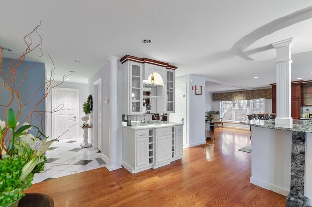 37 Brady Avenue, Salem, NH 03079