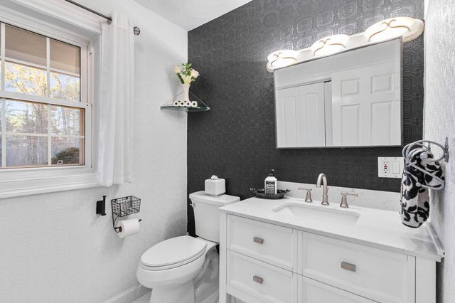 37 Brady Avenue, Salem, NH 03079