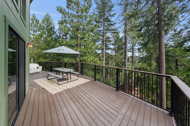 1302 Pebble Beach Way, Arnold, CA 95223