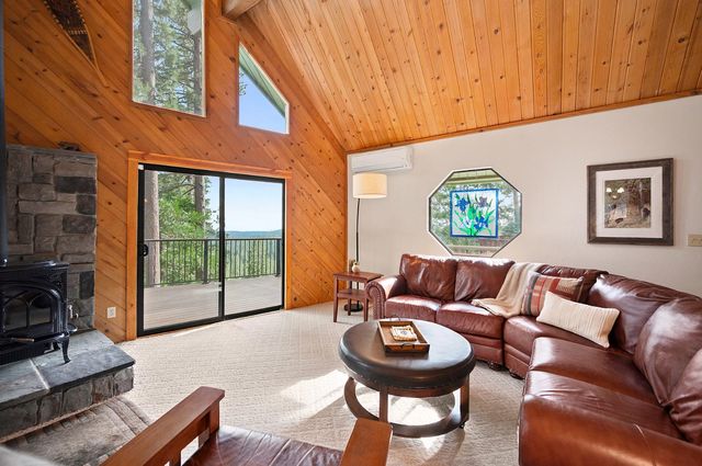 1302 Pebble Beach Way, Arnold, CA 95223
