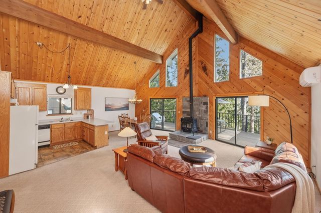 1302 Pebble Beach Way, Arnold, CA 95223
