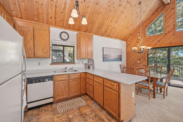 1302 Pebble Beach Way, Arnold, CA 95223