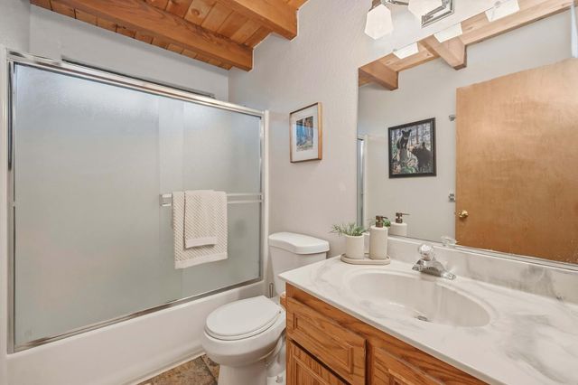 1302 Pebble Beach Way, Arnold, CA 95223