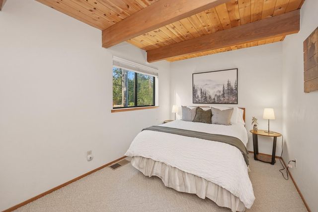 1302 Pebble Beach Way, Arnold, CA 95223