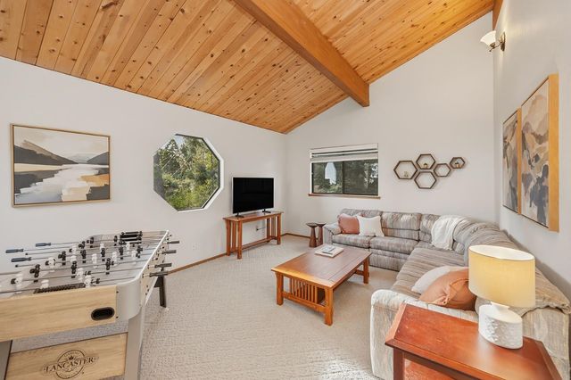 1302 Pebble Beach Way, Arnold, CA 95223