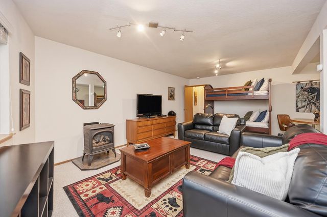 1302 Pebble Beach Way, Arnold, CA 95223