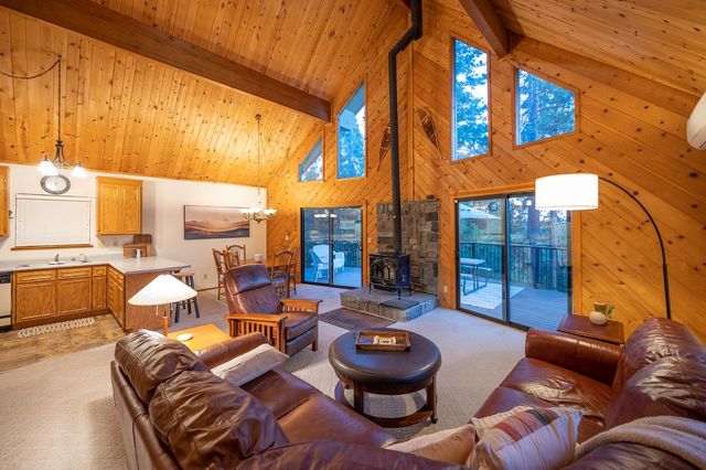 1302 Pebble Beach Way, Arnold, CA 95223