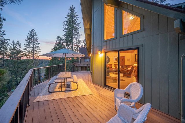 1302 Pebble Beach Way, Arnold, CA 95223
