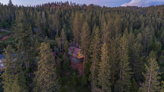 1302 Pebble Beach Way, Arnold, CA 95223