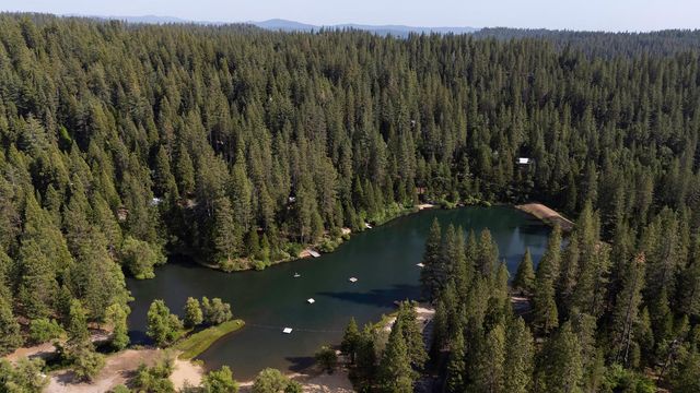 1302 Pebble Beach Way, Arnold, CA 95223