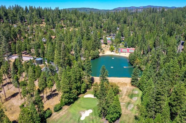 1302 Pebble Beach Way, Arnold, CA 95223