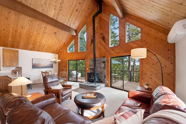1302 Pebble Beach Way, Arnold, CA 95223