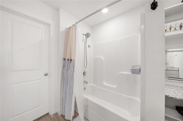 1400 5th Avenue, Gentry, AR 72734