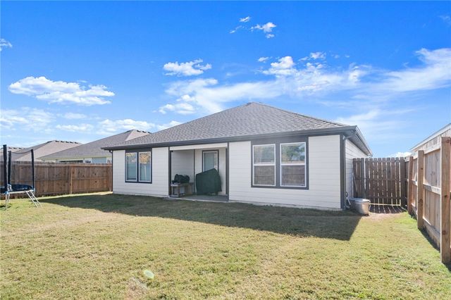 1400 5th Avenue, Gentry, AR 72734