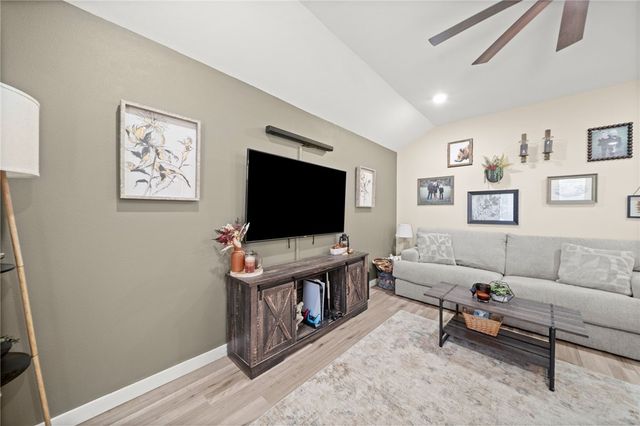 1400 5th Avenue, Gentry, AR 72734