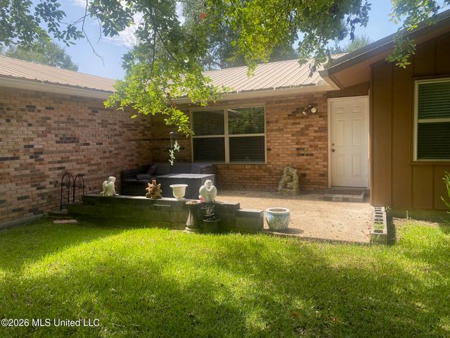 63737 N Diamondhead Drive, Diamondhead, MS 39525