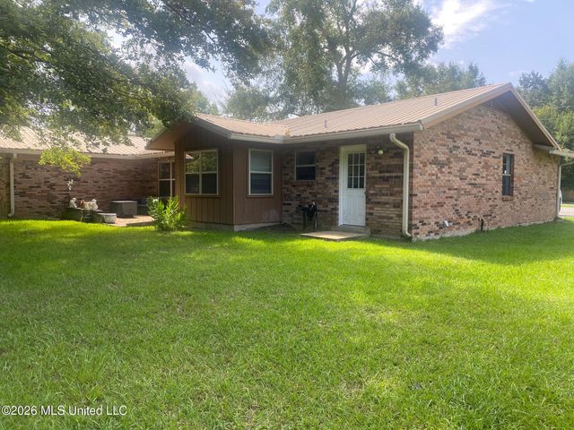 63737 N Diamondhead Drive, Diamondhead, MS 39525