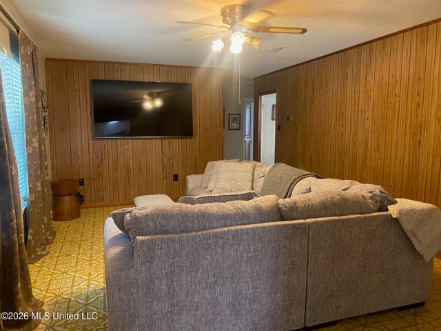 63737 N Diamondhead Drive, Diamondhead, MS 39525