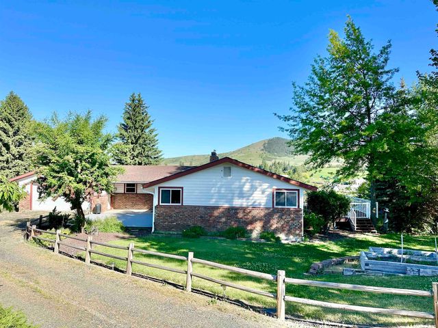 147 N LINDSEY St, Tekoa, WA 99033