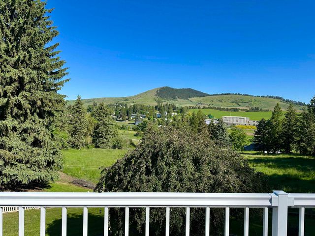 147 N LINDSEY St, Tekoa, WA 99033