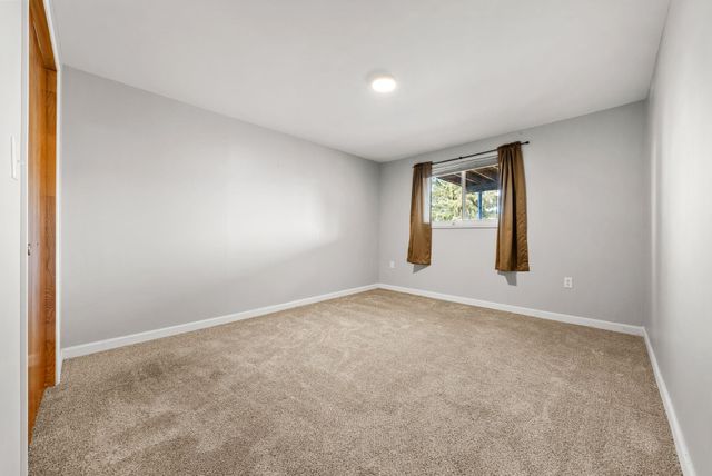 147 N LINDSEY St, Tekoa, WA 99033