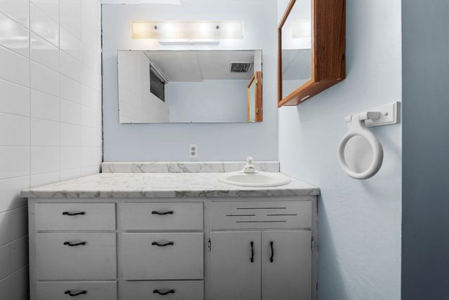 147 N LINDSEY St, Tekoa, WA 99033