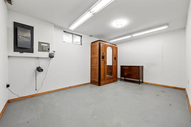 147 N LINDSEY St, Tekoa, WA 99033