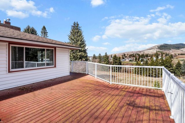 147 N LINDSEY St, Tekoa, WA 99033