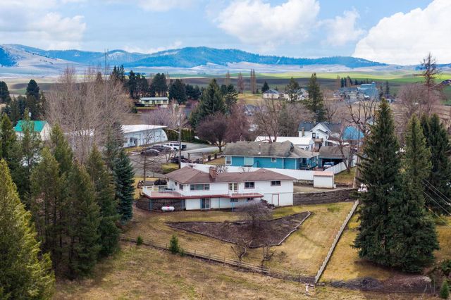 147 N LINDSEY St, Tekoa, WA 99033